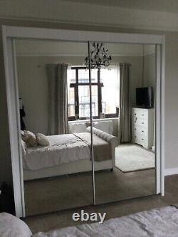 Excellent Condition High Quality Mirrored Sliding Door Wardrobe